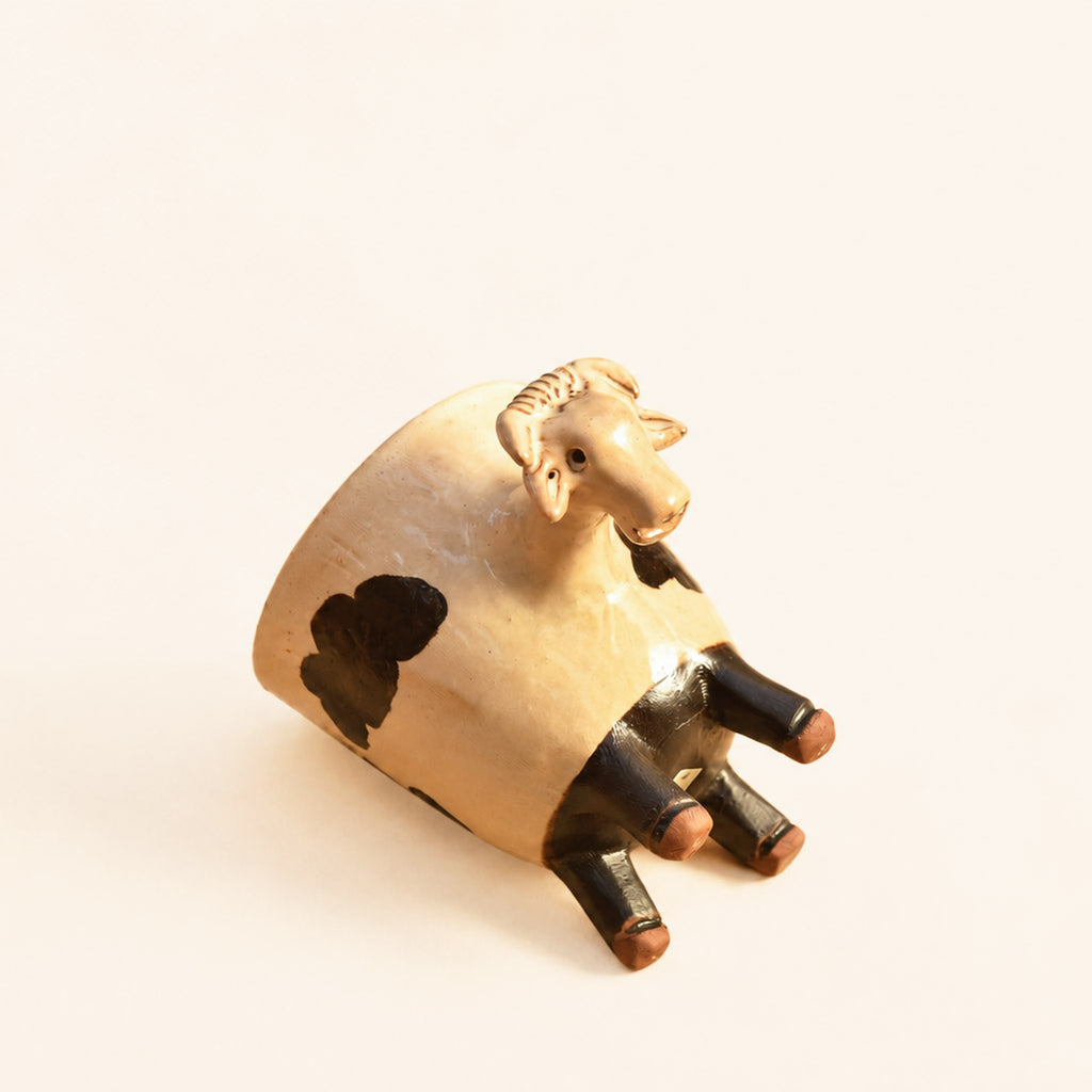 Handcrafted Ceramic Buffalo Bowl (16 × 13 cm)