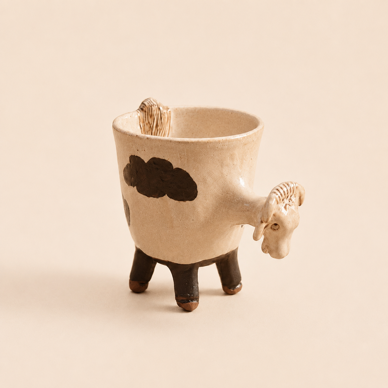Handcrafted Ceramic Buffalo Bowl (16 × 13 cm)