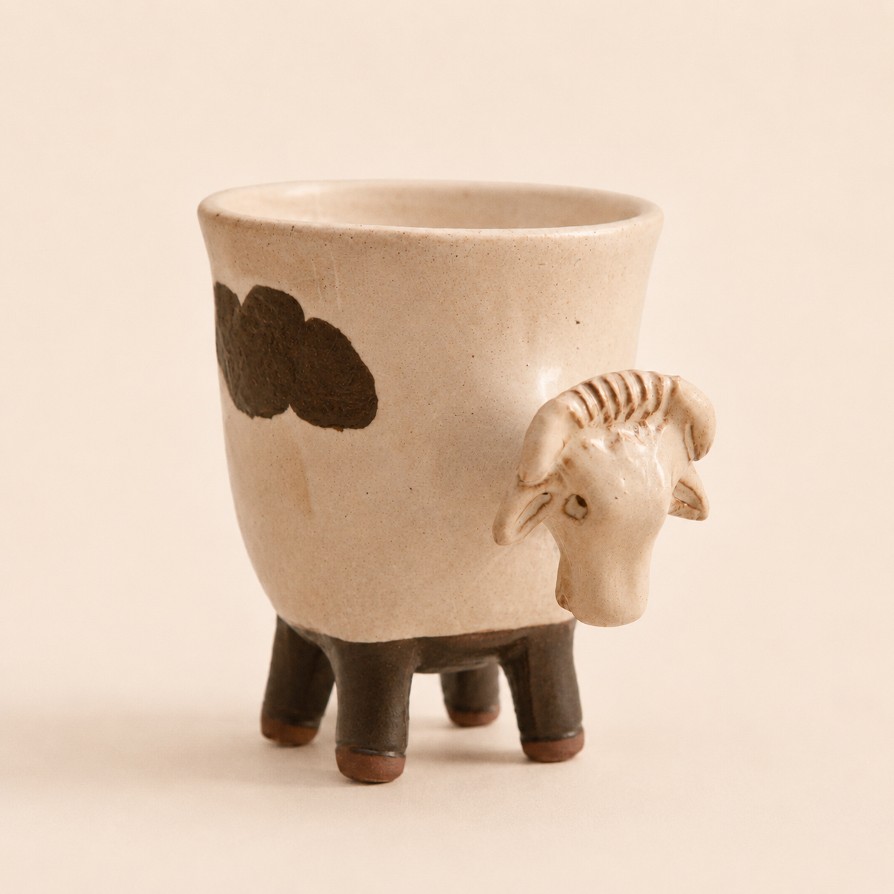 Handcrafted Ceramic Buffalo Bowl (16 × 13 cm)
