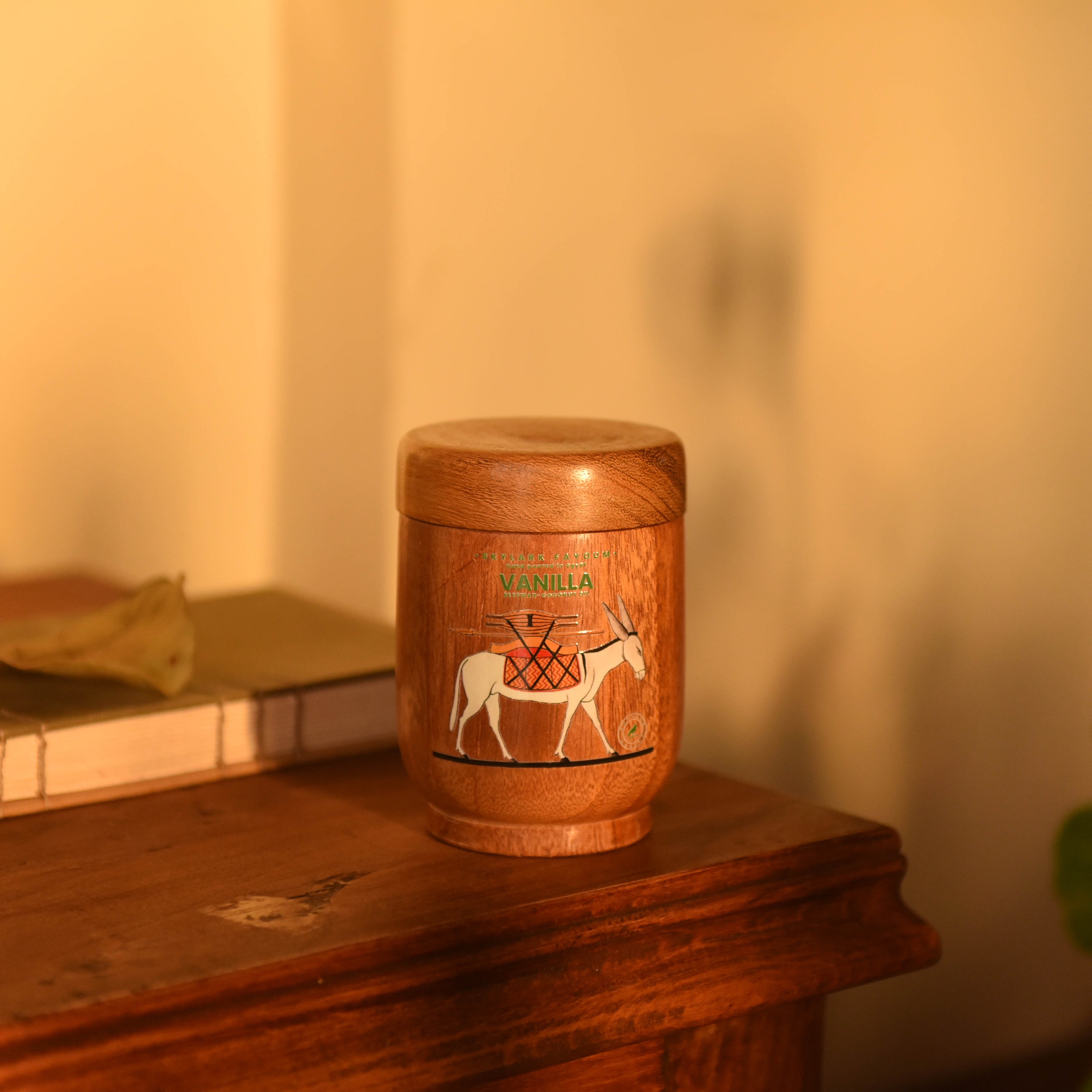 Vanilla Beeswax Candle – Donkey Illustration Edition