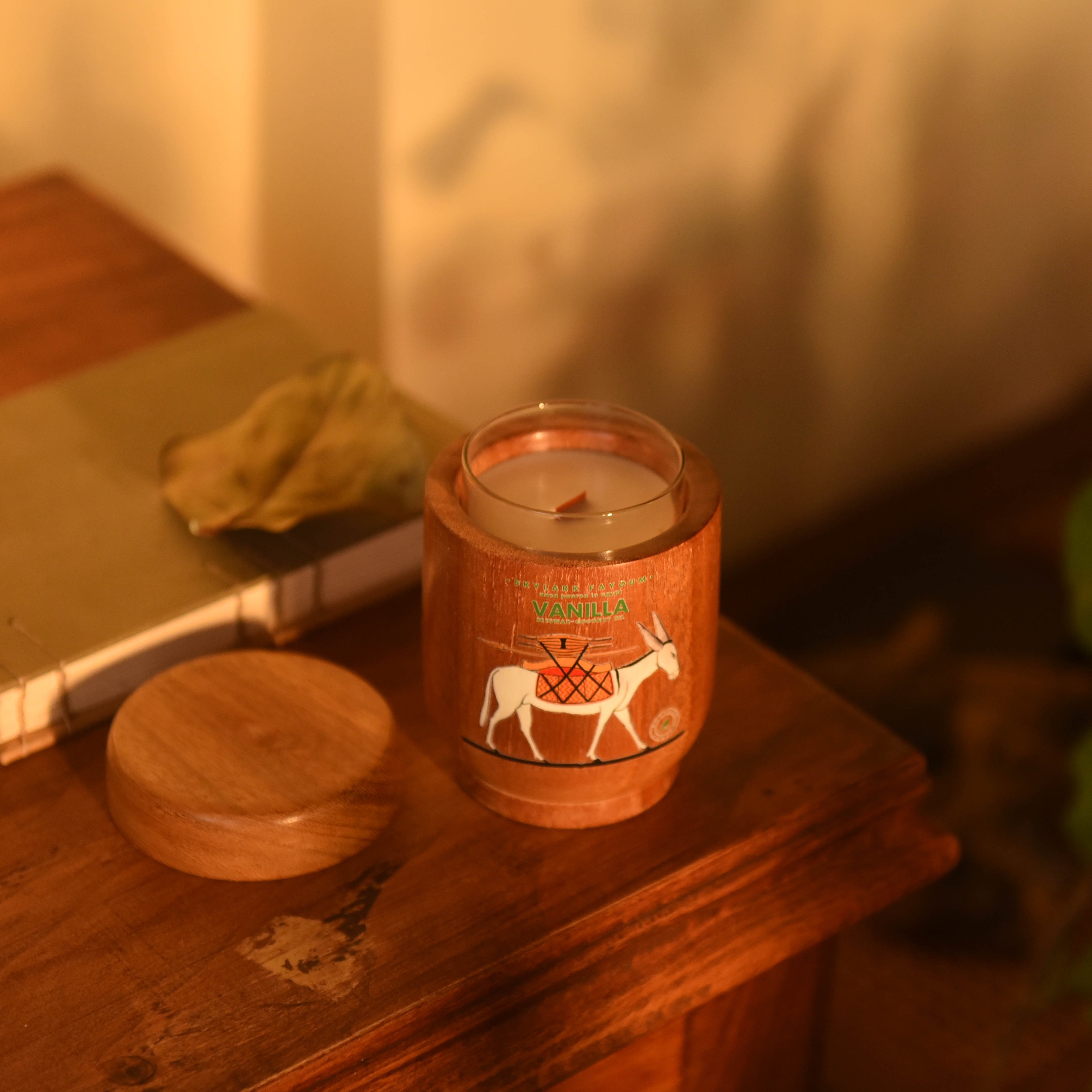 Vanilla Beeswax Candle – Donkey Illustration Edition